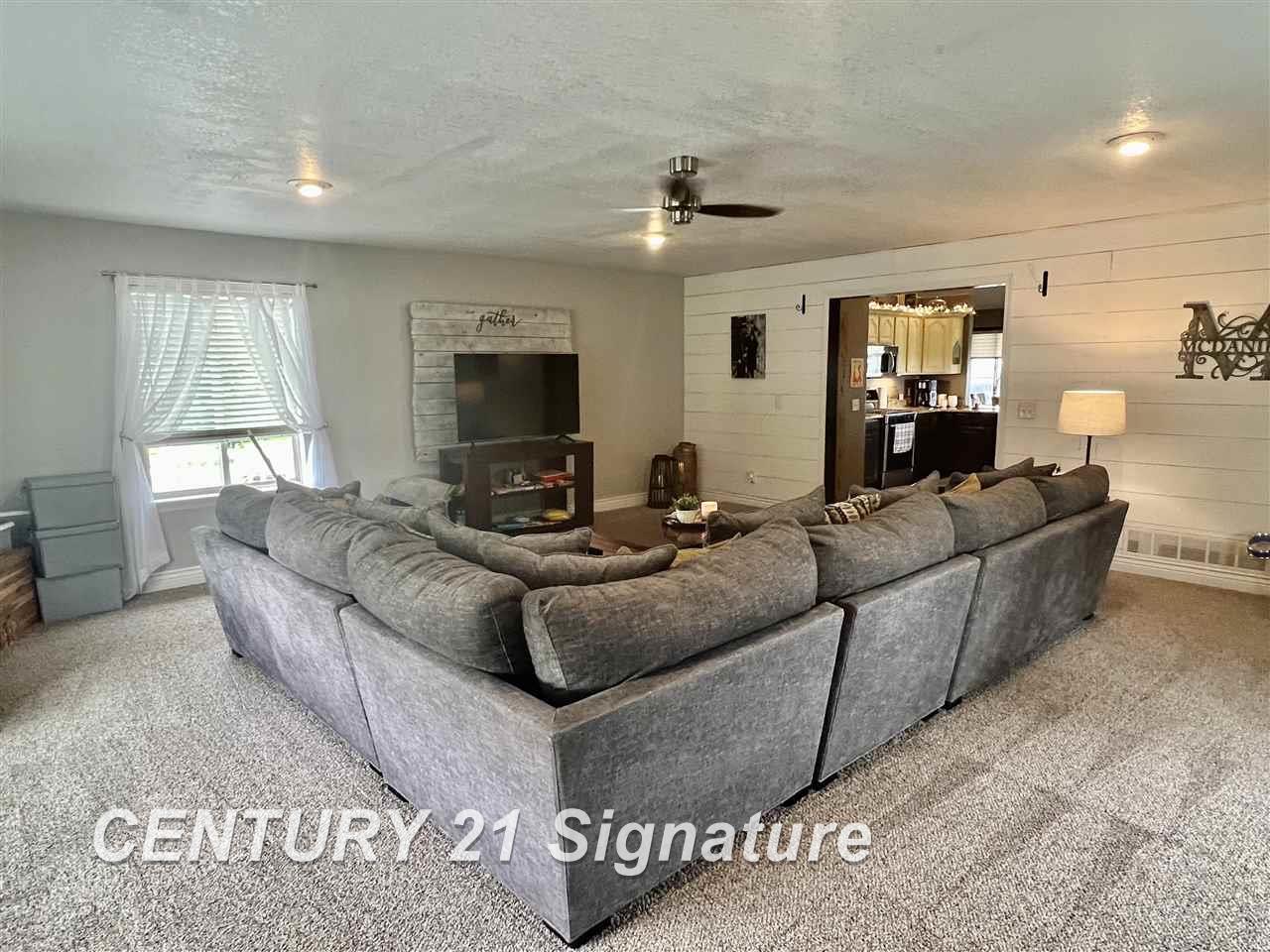 1136 South Carter Road Midland, MI 48642 - Photo 9 of 28