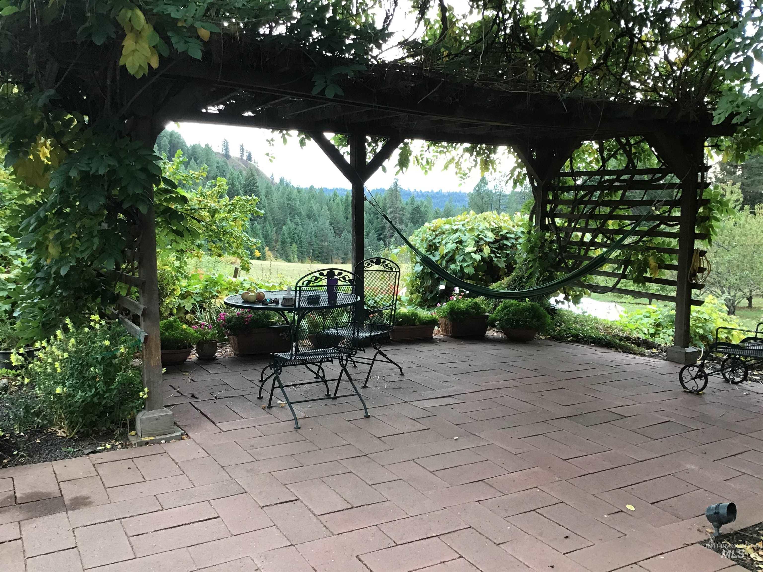 266 Falcon Ridge Road Kooskia, ID 83539 - Photo 48 of 50 Expansive outdoor patio featuring paver flooring