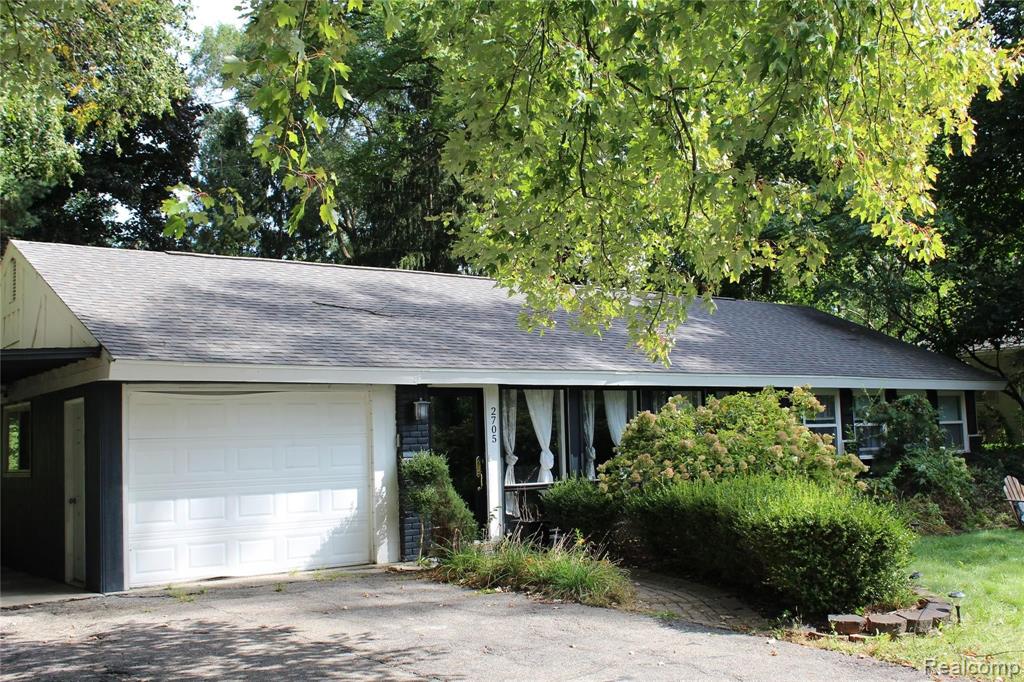2705 Lahser Road Bloomfield Hills, MI 48304 - Photo 1 of 19