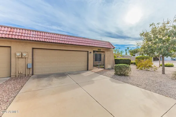 $319,000 | 4901 East Magic Stone Drive, Phoenix, AZ 85044