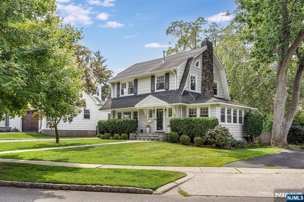 8 Berkeley Road Maplewood, NJ 07040 - Photo 2 of 43 Gallery Image 2