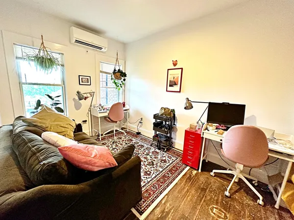 $2,950 | 264 Sumner Street, Unit 3, Boston, MA 02128