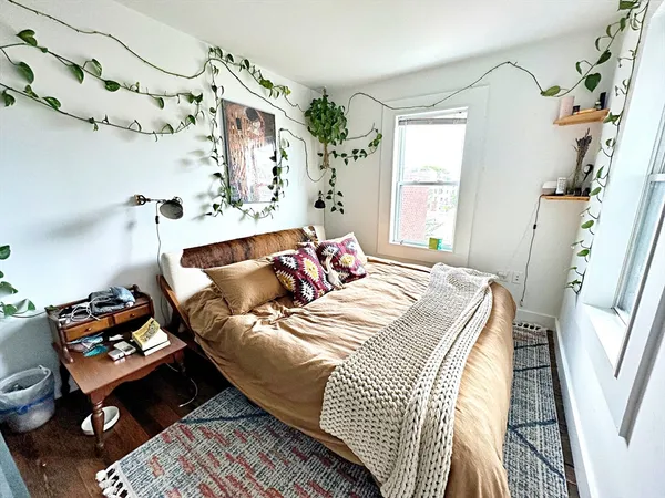 $2,950 | 264 Sumner Street, Unit 3, Boston, MA 02128
