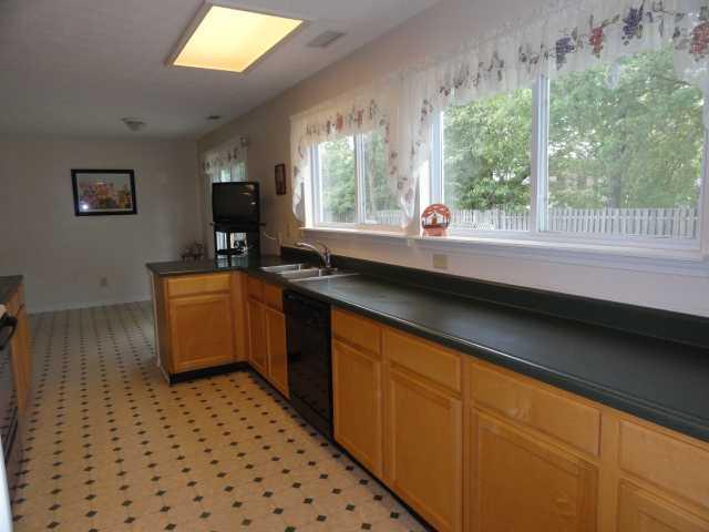7608 Redcliff Road Indianapolis, IN 46256 - Photo 3 of 17 Gallery Image 3