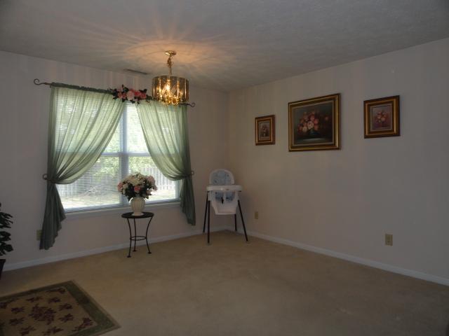 7608 Redcliff Road Indianapolis, IN 46256 - Photo 6 of 17 Gallery Image 6