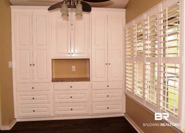 229 Spring Lake Drive Fairhope, AL 36532 - Photo 4 of 21 Eating area with lots of storage.