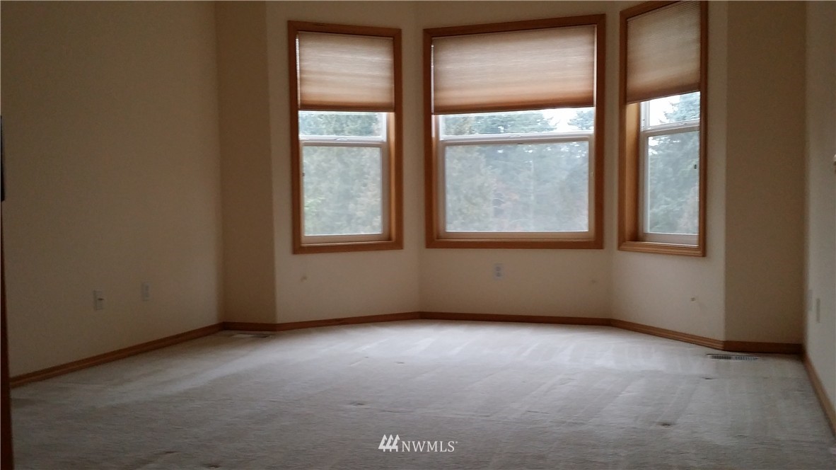 3232 Northeast 26th Court Renton, WA 98056 - Photo 12 of 20 Gallery Image 12