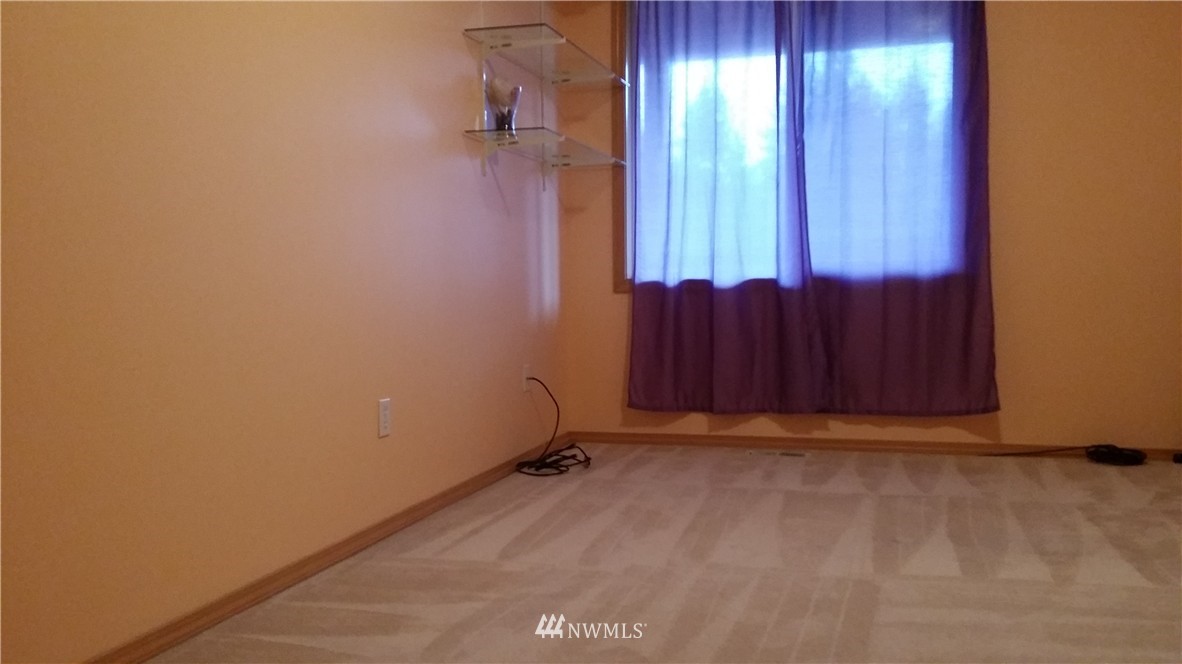 3232 Northeast 26th Court Renton, WA 98056 - Photo 15 of 20 Gallery Image 15