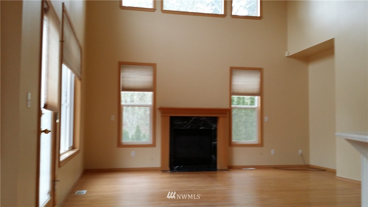 3232 Northeast 26th Court Renton, WA 98056 - Photo 4 of 20 Gallery Image 4