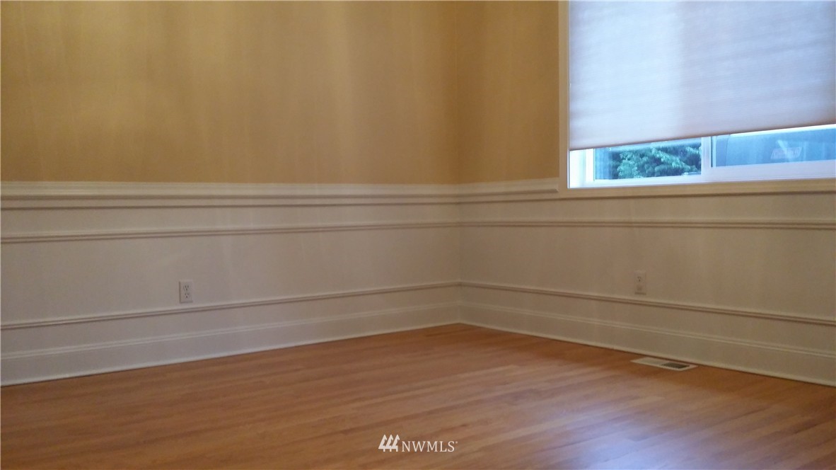 3232 Northeast 26th Court Renton, WA 98056 - Photo 5 of 20 Gallery Image 5