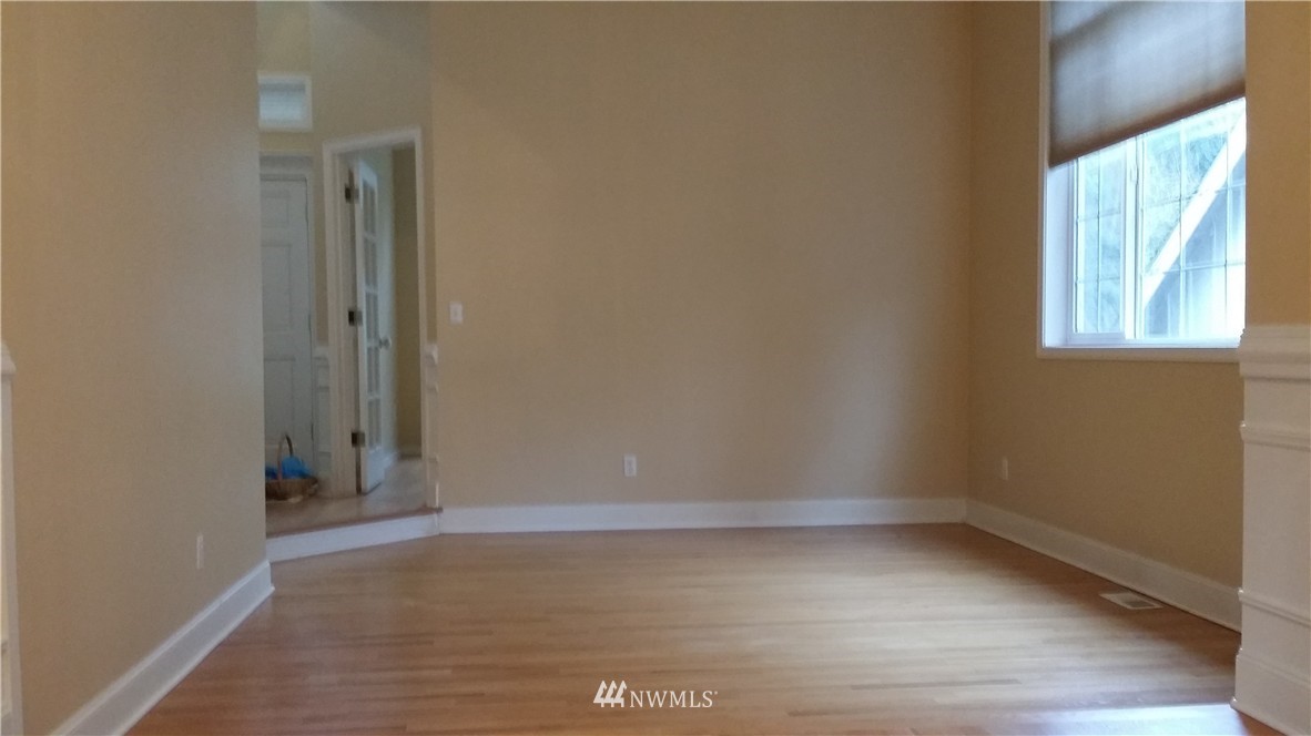 3232 Northeast 26th Court Renton, WA 98056 - Photo 6 of 20 Gallery Image 6
