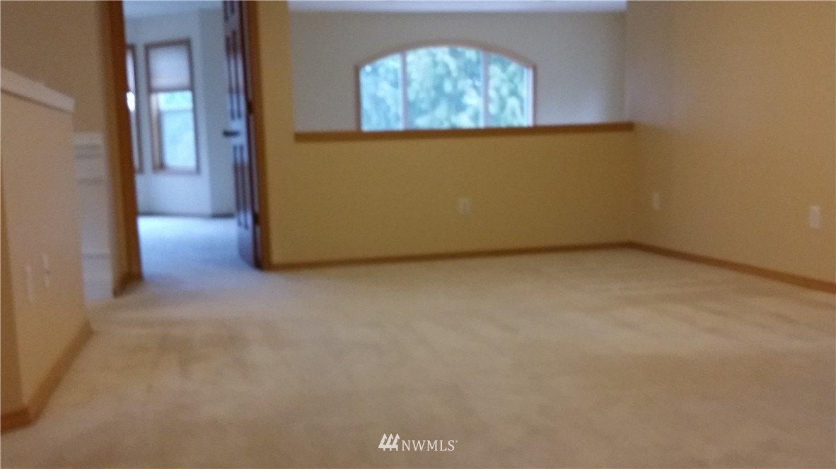 3232 Northeast 26th Court Renton, WA 98056 - Photo 9 of 20 Gallery Image 9