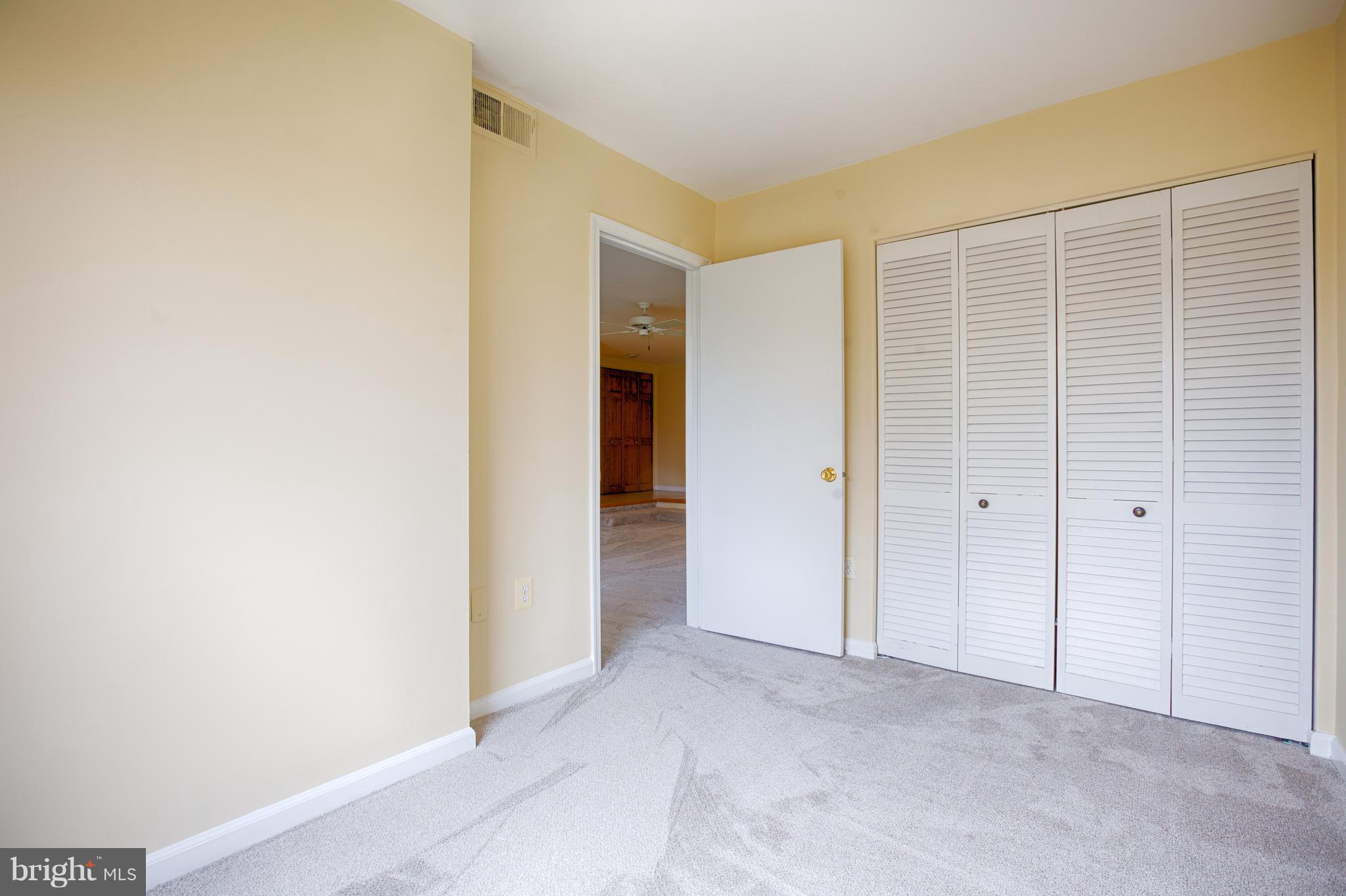 142 Georgetown Road, Unit 10 Annapolis, MD 21403 - Photo 18 of 23 Nice large closets