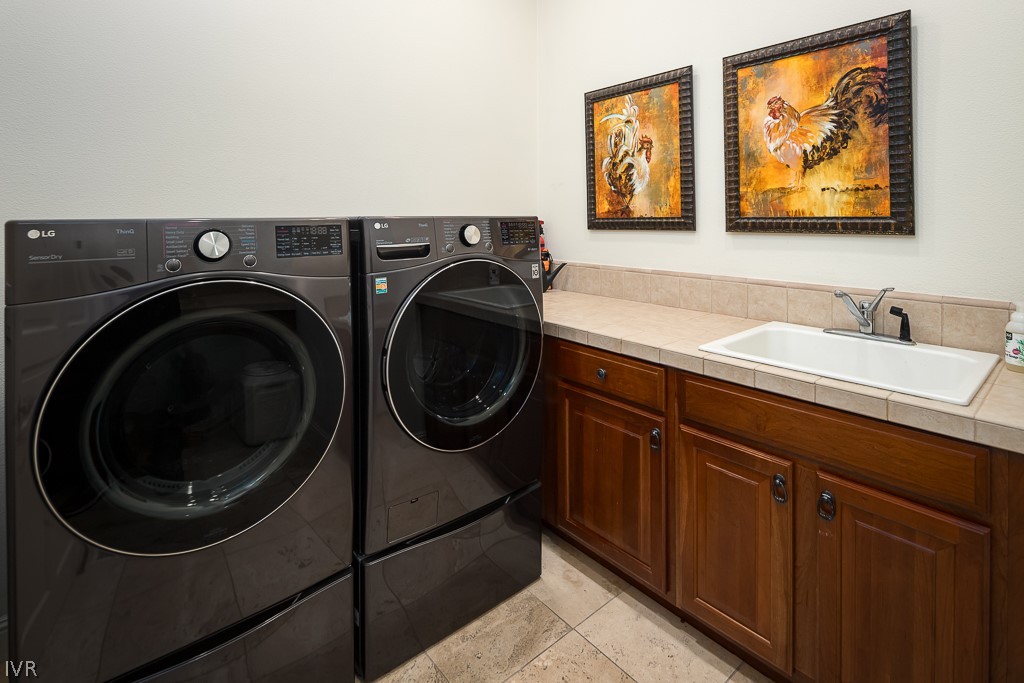 4575 Joy Lake Road Reno, NV 89511 - Photo 17 of 24 Laundry Room