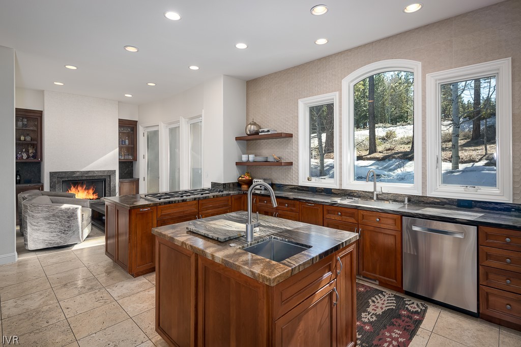 4575 Joy Lake Road Reno, NV 89511 - Photo 9 of 24 Kitchen