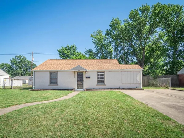 $129,000 | 222 South Kenmore Drive, Evansville, IN 47714