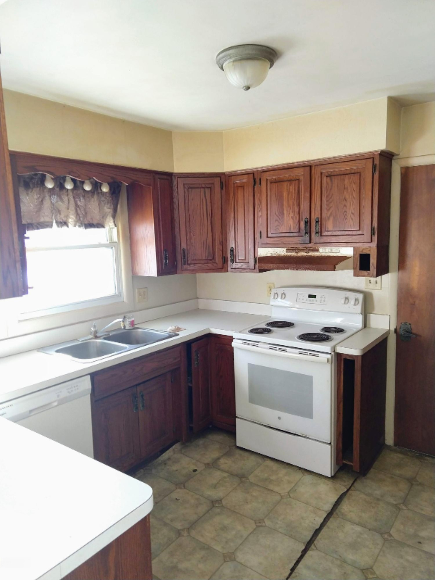 625 Charleston Road Lansing, MI 48917 - Photo 9 of 20 IMG_20200220_104521624