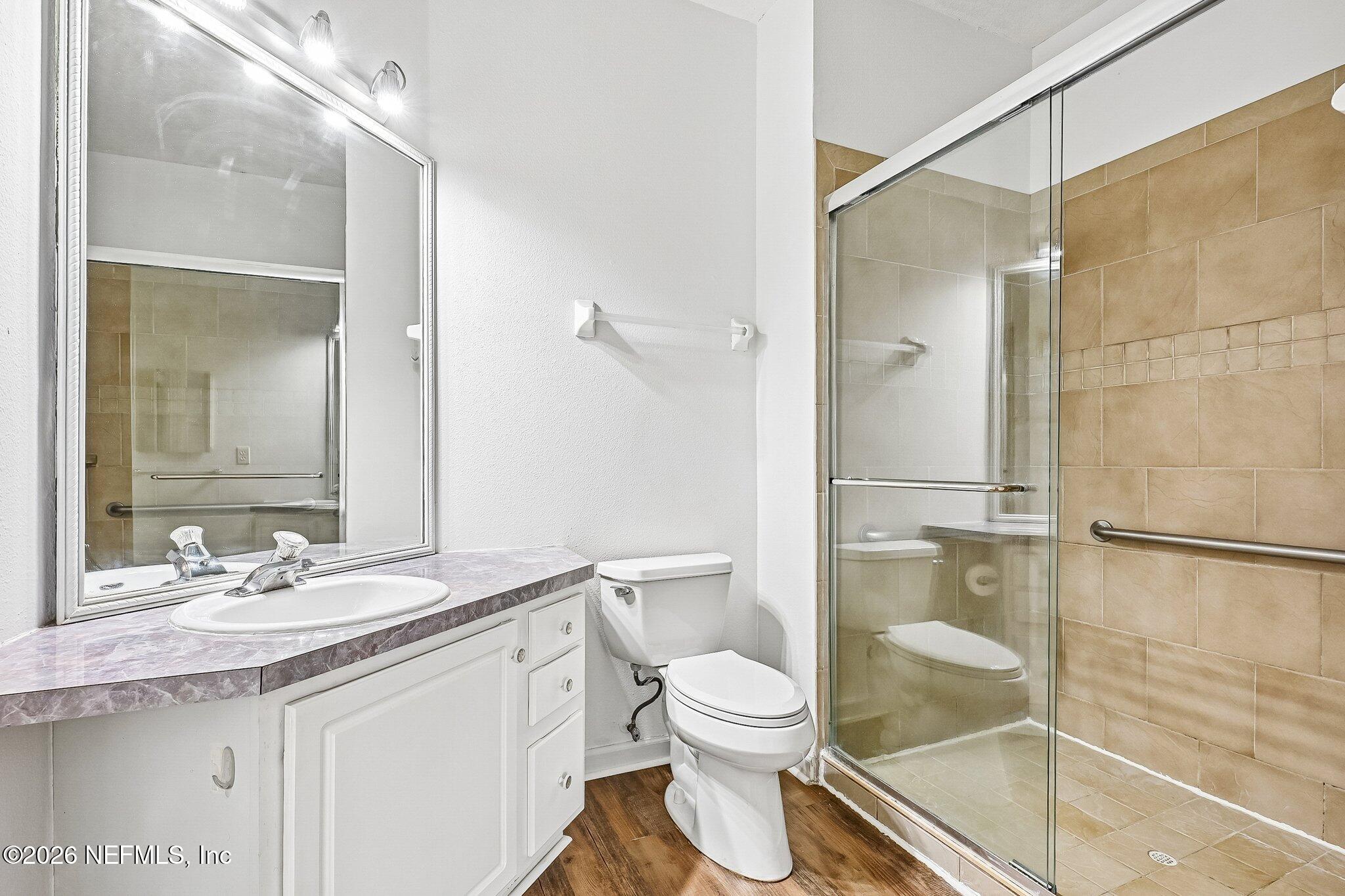 10550 Baymeadows Road, Unit 303 Jacksonville, FL 32256 - Photo 17 of 41 Primary Bathroom