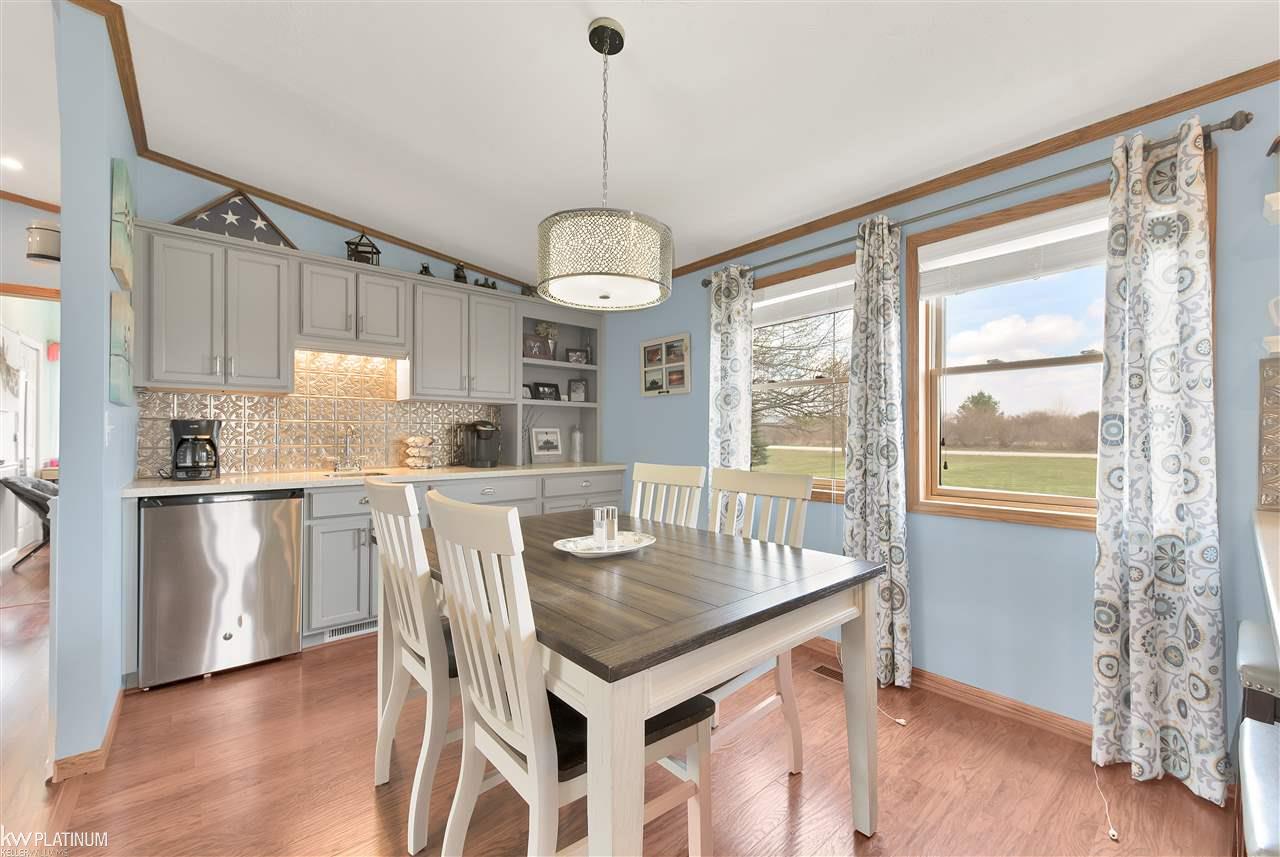 7424 Gibbons Road Jeddo, MI 48032 - Photo 24 of 36 Breakfast Bar