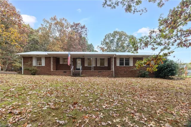 $245,000 | 324 Elam Avenue, Ramseur, NC 27316