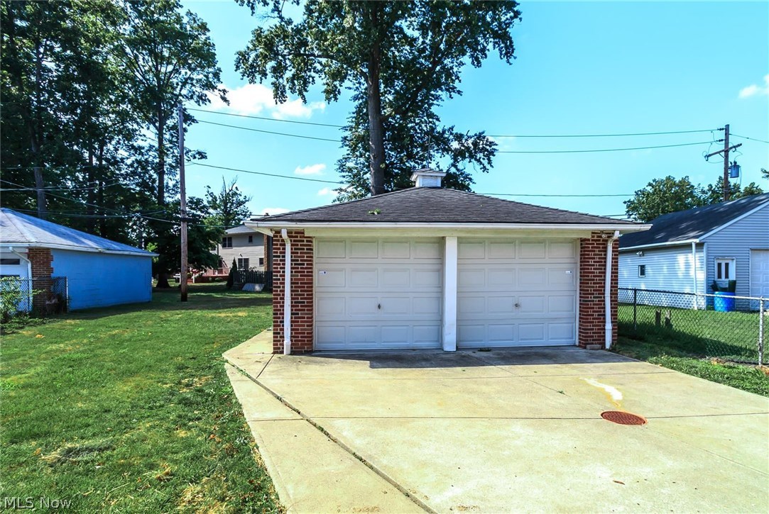 28408 Forest Road Willowick, OH 44095 - Photo 30 of 32