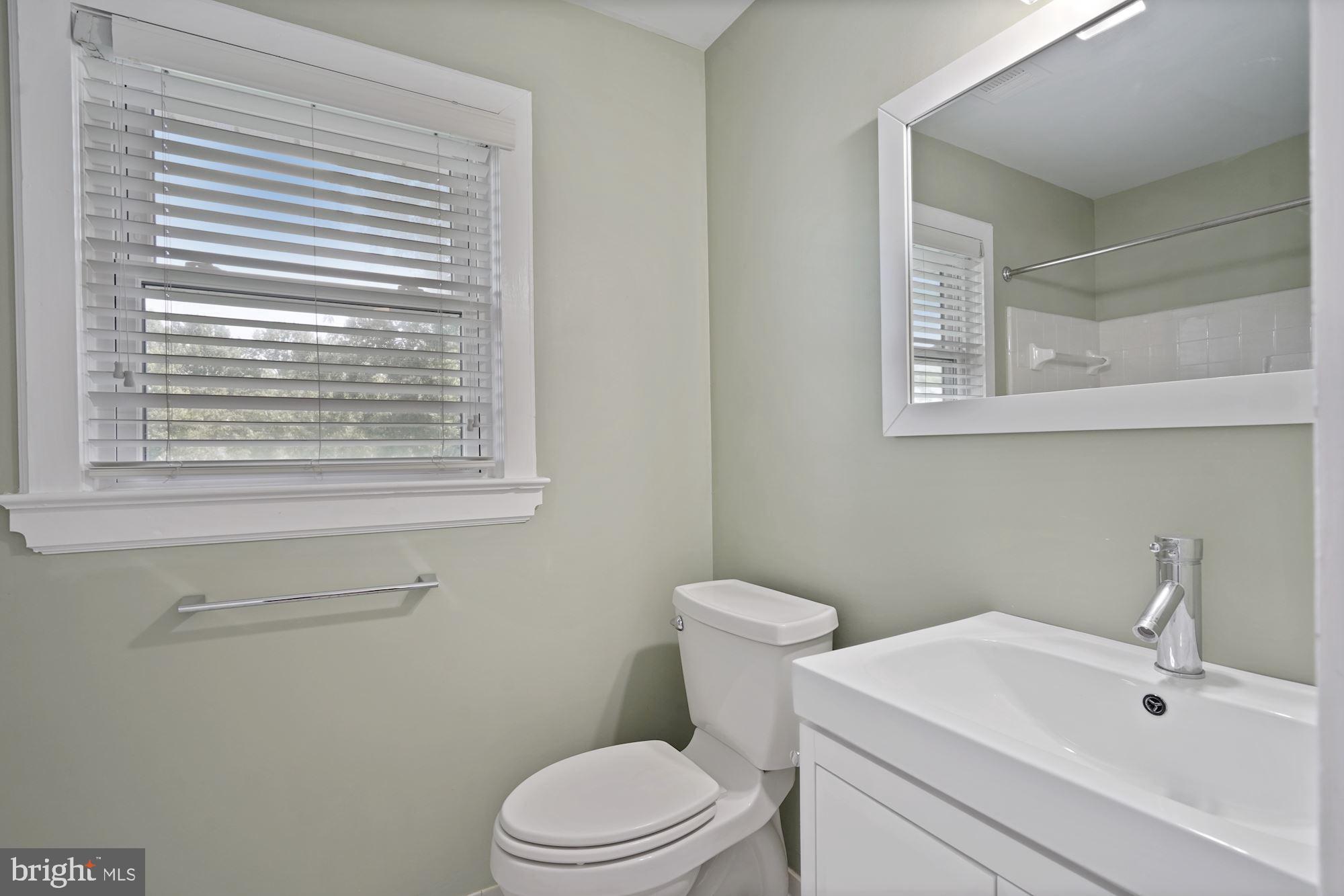 2819 Rifle Ridge Road Oakton, VA 22124 - Photo 26 of 38 Hall Bath with tub and shower