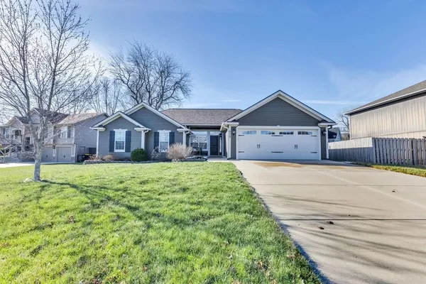 $410,000 | 919 East 8th Circle, Kearney, MO 64060