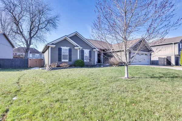 $410,000 | 919 East 8th Circle, Kearney, MO 64060