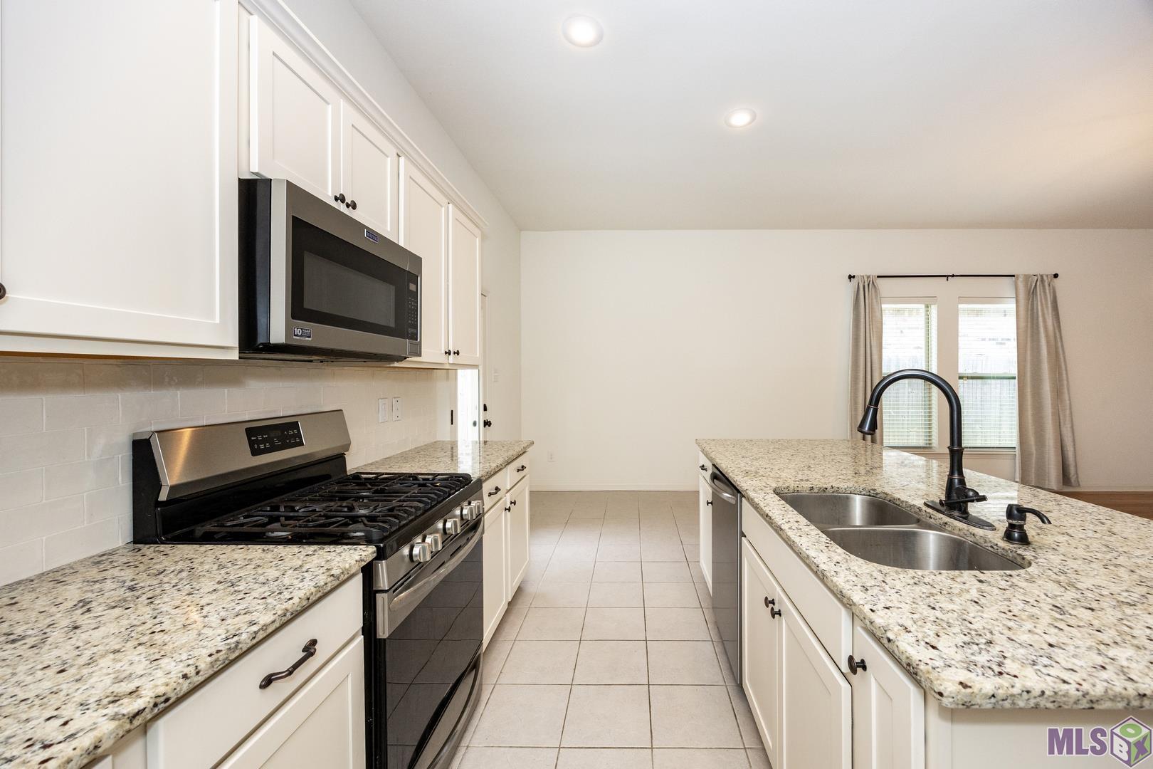 1072 Shadow Bluff Drive Baton Rouge, LA 70820 - Photo 11 of 26