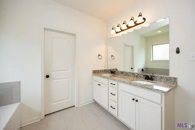 $2,200 | 1072 Shadow Bluff Drive, Baton Rouge, LA 70820