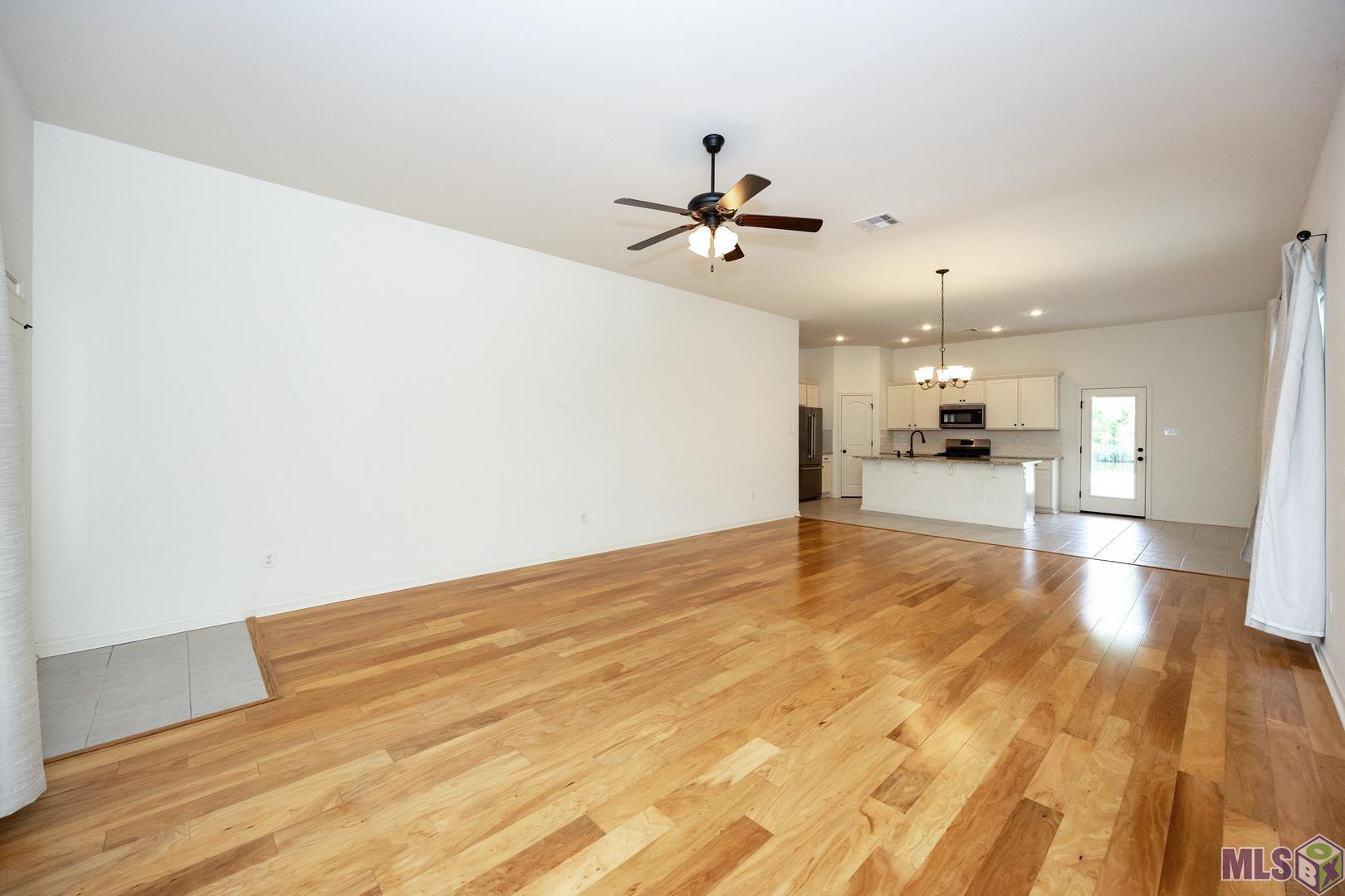 1072 Shadow Bluff Drive Baton Rouge, LA 70820 - Photo 4 of 26