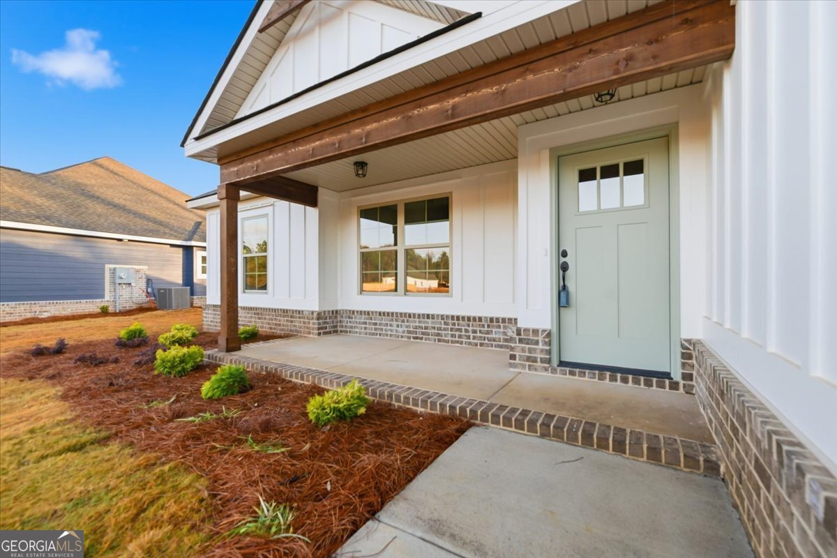 514 New Hope Drive Perry, GA 31069 - Photo 4 of 37 a front view of a house