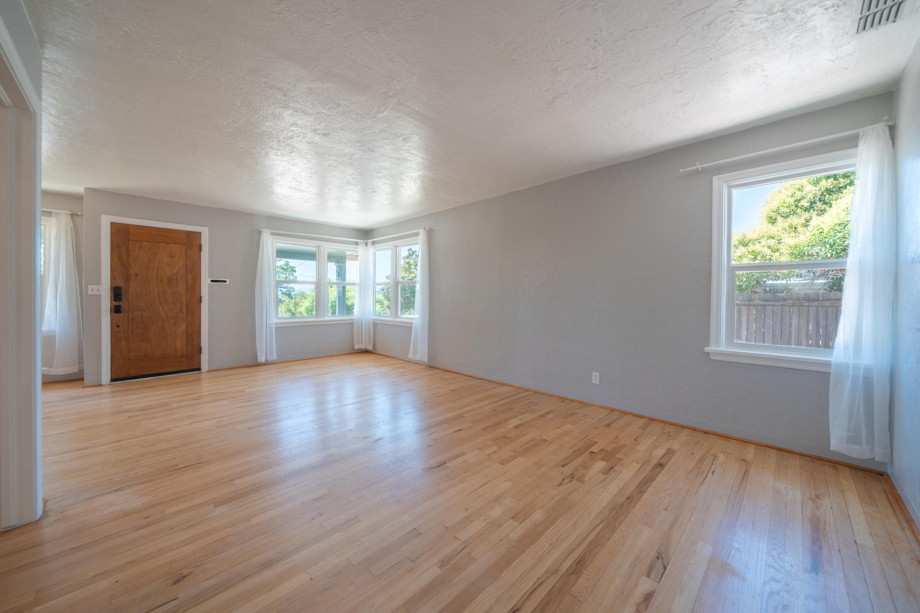 1550 Barbara Road Redding, CA 96003 - Photo 6 of 50 1550 Barbara Rd-13