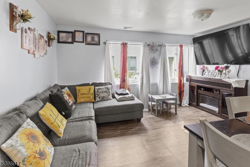 331 East 29th Street, Unit 2 Paterson, NJ 07514 - Photo 3 of 30