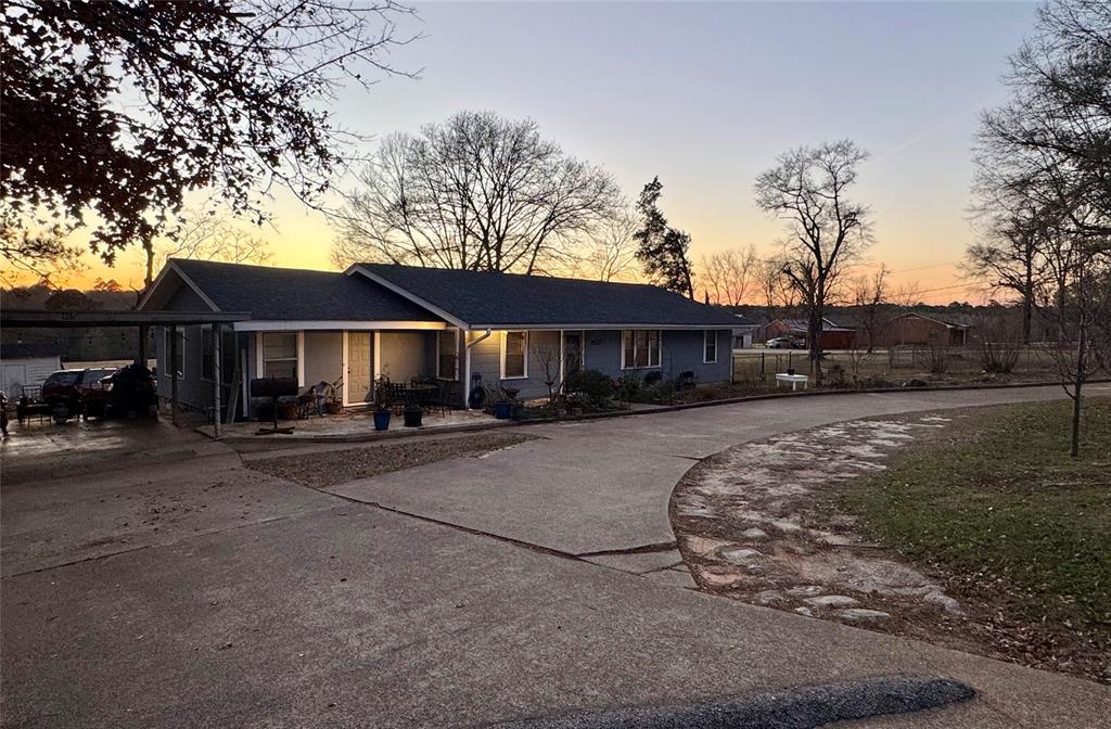 907 West Fordall Road Henderson, TX 75652 - Photo 1 of 16