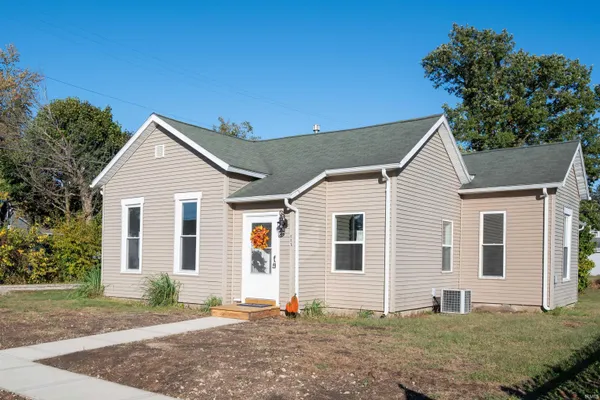 $164,900 | 115 South Walnut Street, Fairmount, IN 46928