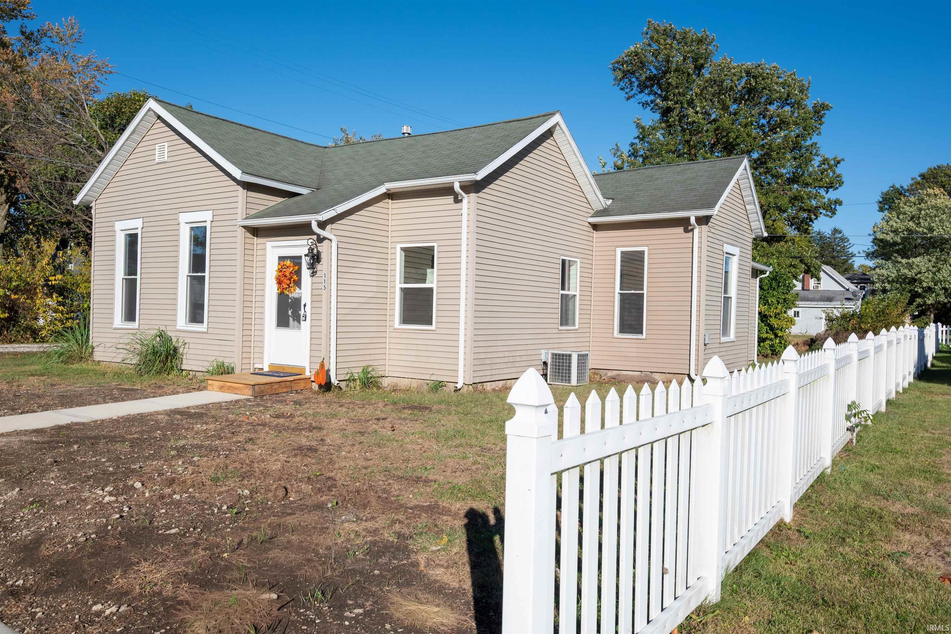 115 South Walnut Street Fairmount, IN 46928 - Photo 2 of 24