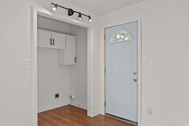 $164,900 | 115 South Walnut Street, Fairmount, IN 46928