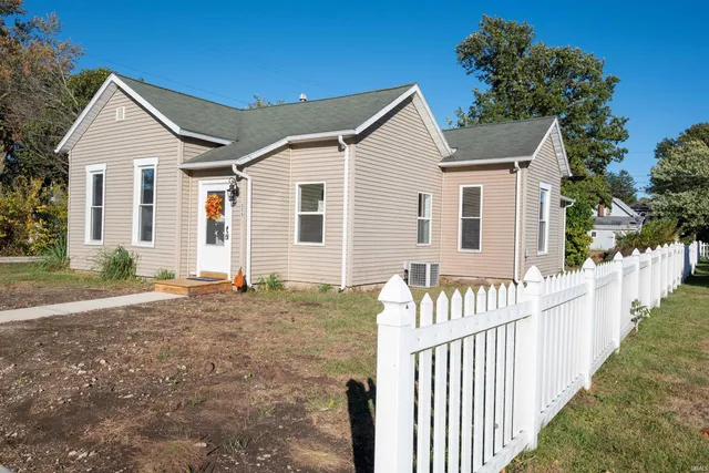$164,900 | 115 South Walnut Street, Fairmount, IN 46928