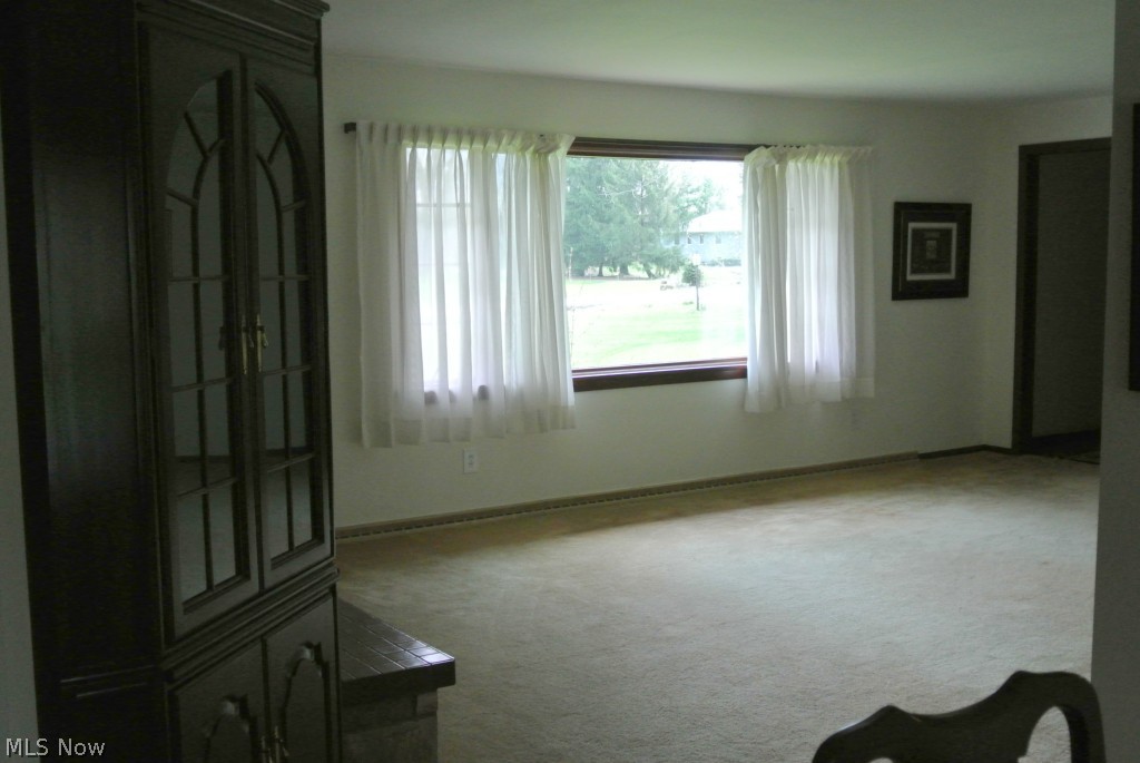 8 Overlook Road Bentleyville, OH 44022 - Photo 8 of 14 Picture window in living room
