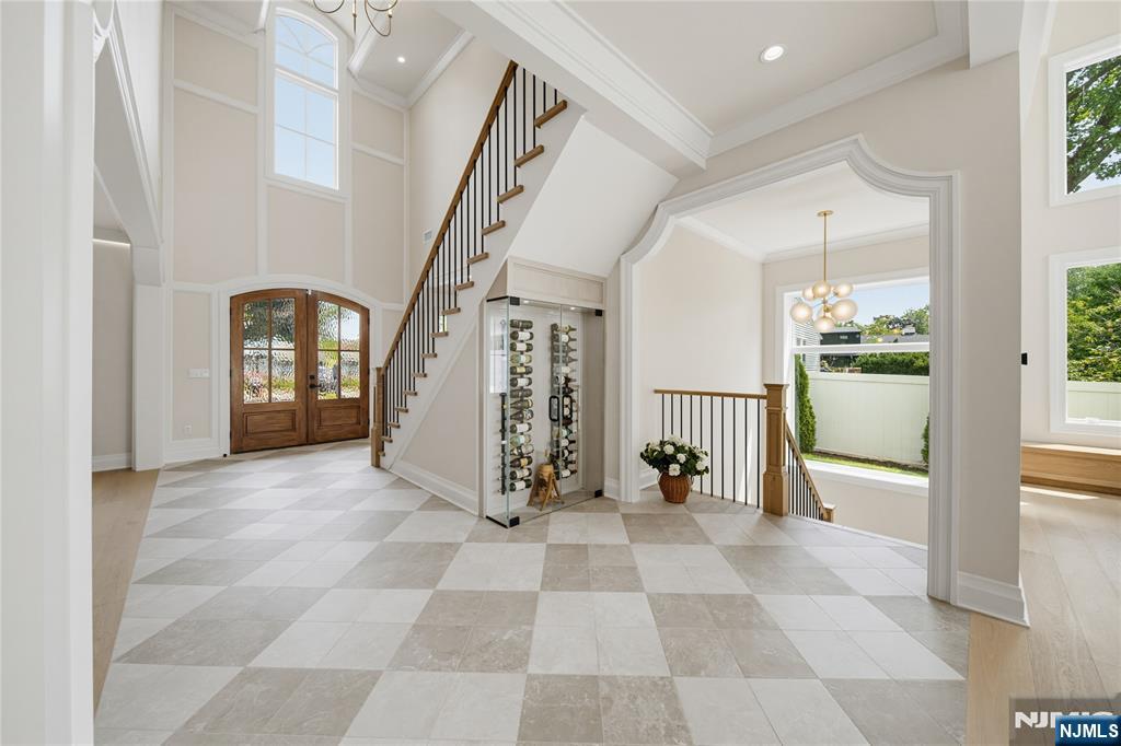 92 Oliver Road Paramus, NJ 07652 - Photo 4 of 50 Gallery Image 4