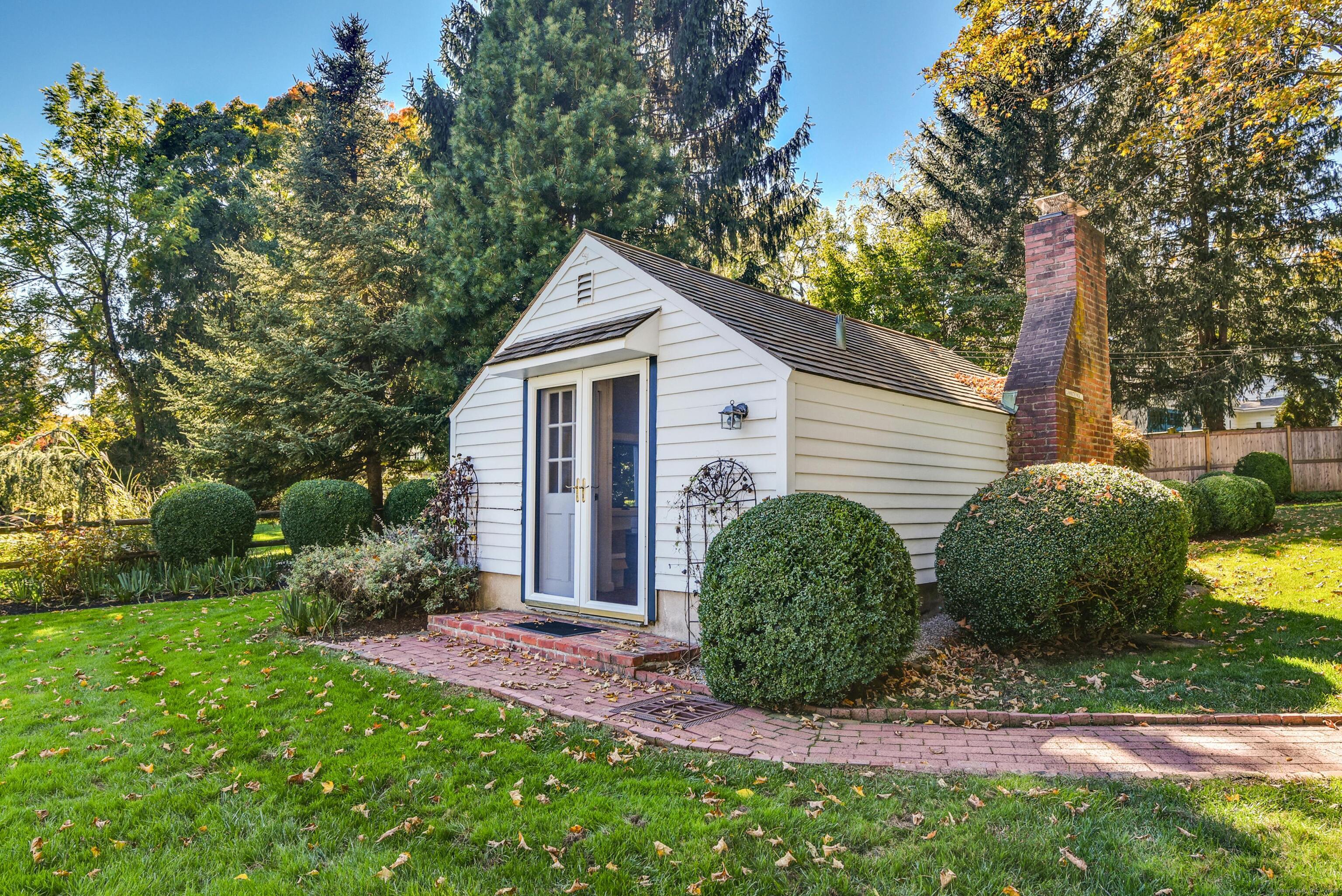 204 Parade Hill Road New Canaan, CT 06840 - Photo 23 of 30