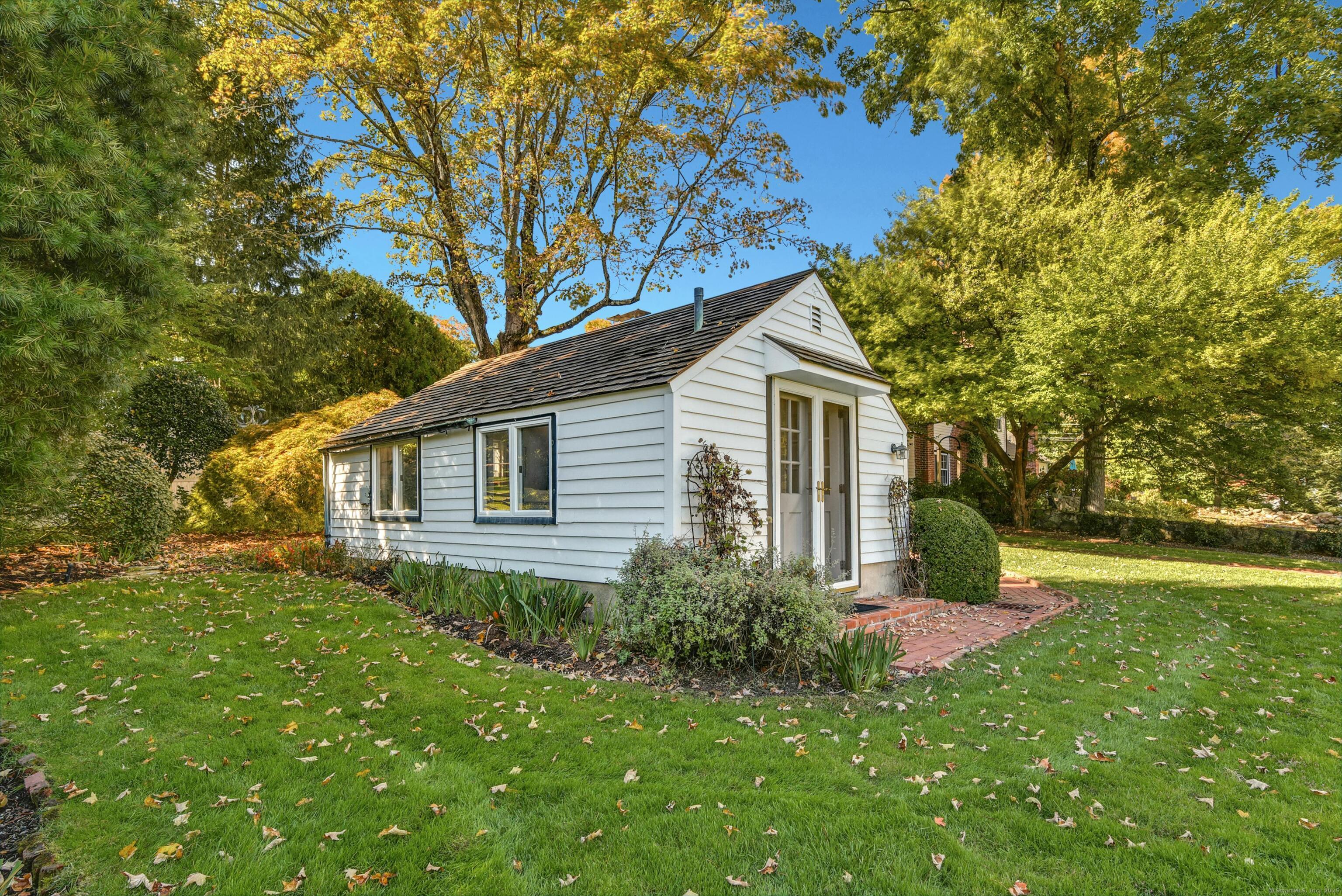 204 Parade Hill Road New Canaan, CT 06840 - Photo 25 of 30