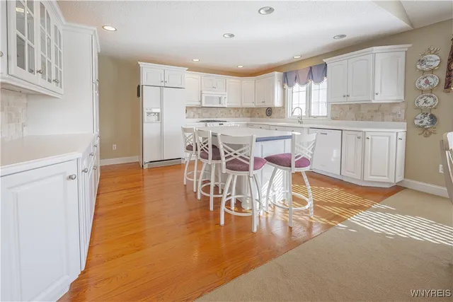 $399,000 | 5426 Carleton Lake Drive, Lockport Town, NY 14094