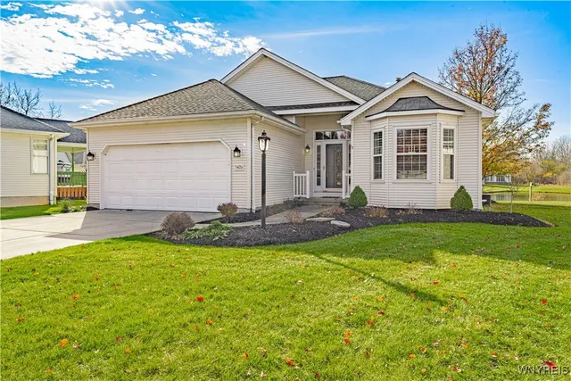 $399,000 | 5426 Carleton Lake Drive, Lockport Town, NY 14094
