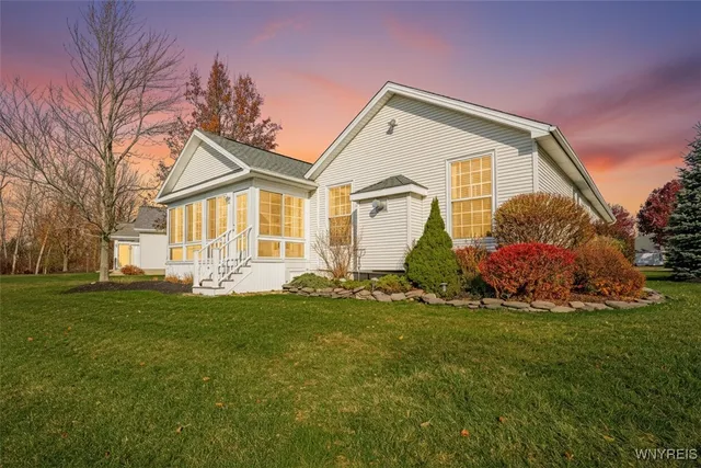 $399,000 | 5426 Carleton Lake Drive, Lockport Town, NY 14094