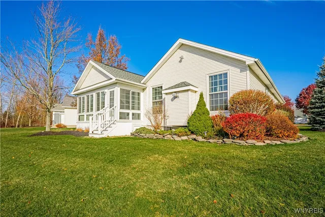 $399,000 | 5426 Carleton Lake Drive, Lockport Town, NY 14094