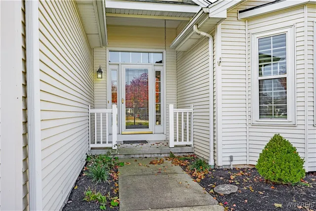 $399,000 | 5426 Carleton Lake Drive, Lockport Town, NY 14094