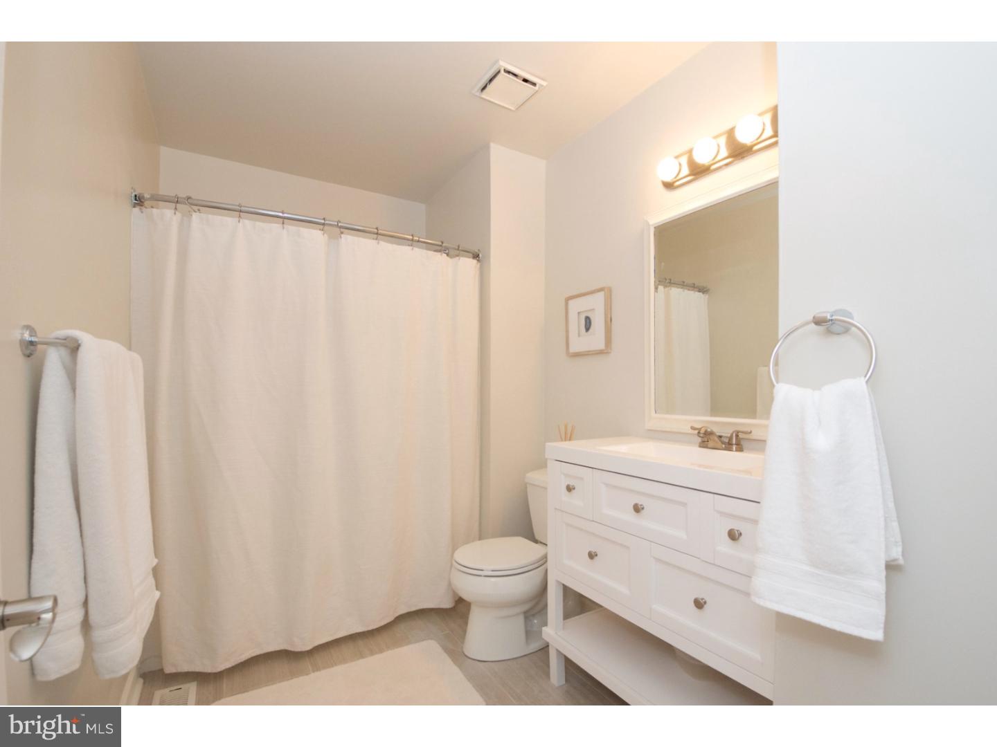 32 Derby Road Logan Township, NJ 08085 - Photo 20 of 24 Master Bathroom