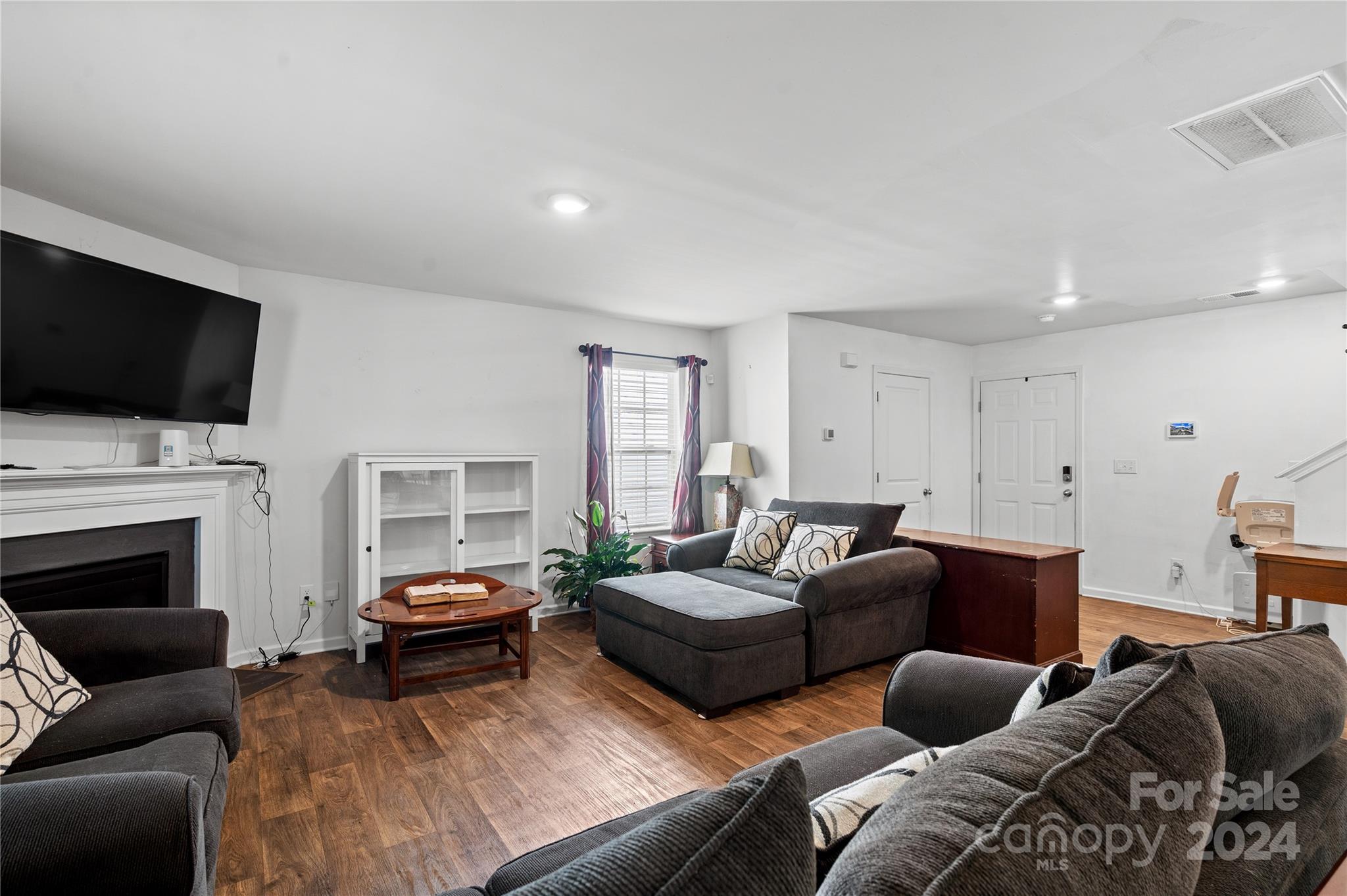 7253 Finnigan Road Charlotte, NC 28215 - Photo 7 of 30 Gallery Image 7